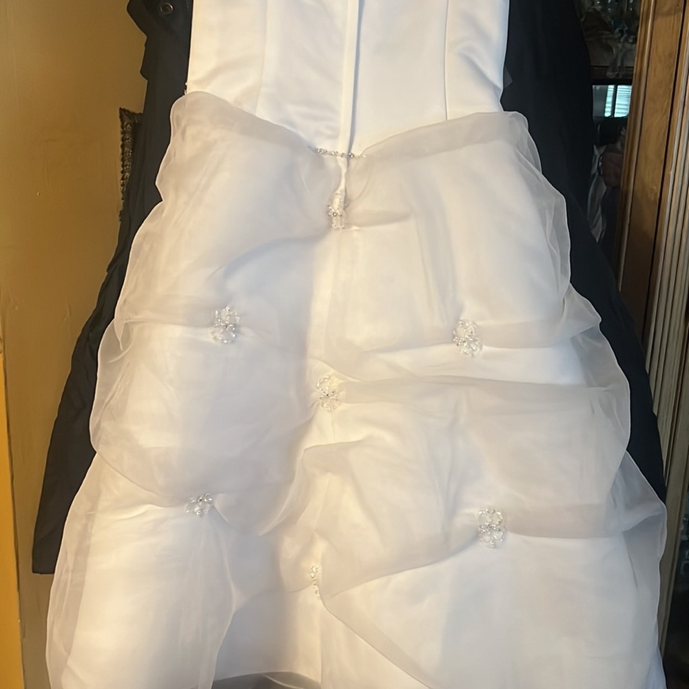 Beautiful white flower girl dress David’s bridal size 3 - Picture 6 of 9